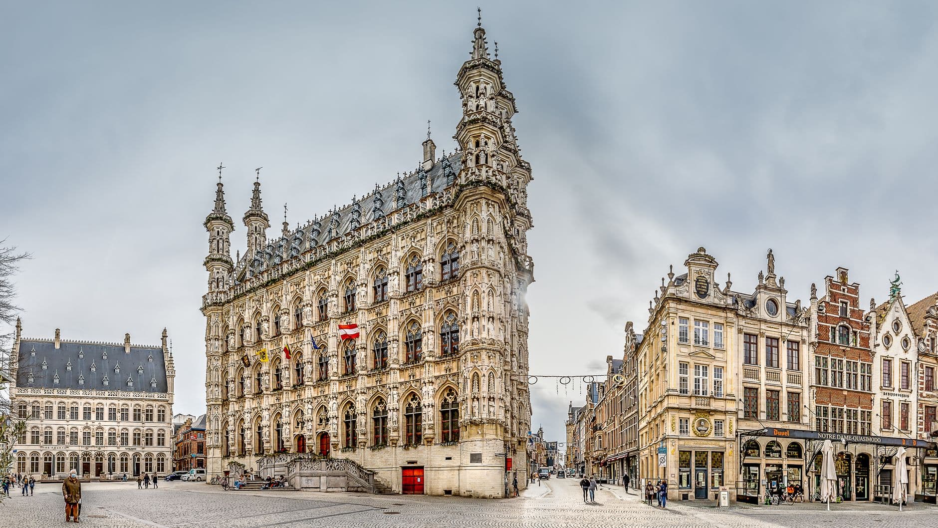 Het stadhuis en de Grote Markt van Leuven